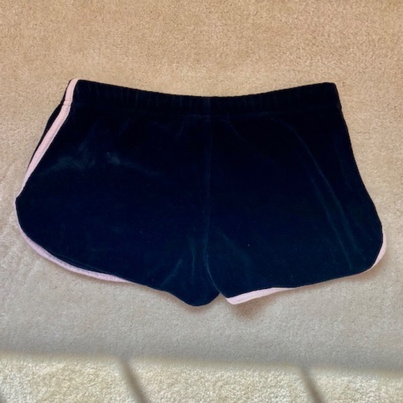 Fred Perry black Velour shorts Baby pink wreath - Picture 5 of 6